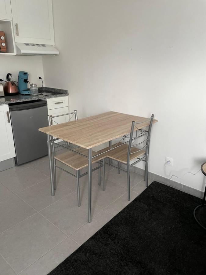 Studio A 300 M De La Gare De Mantes-La-Jolie Exteriér fotografie