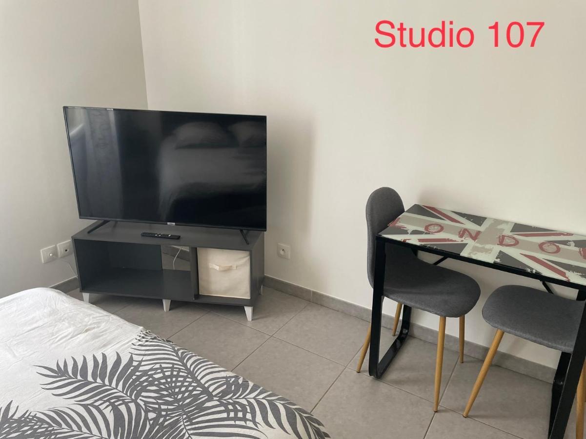 Studio A 300 M De La Gare De Mantes-La-Jolie Exteriér fotografie