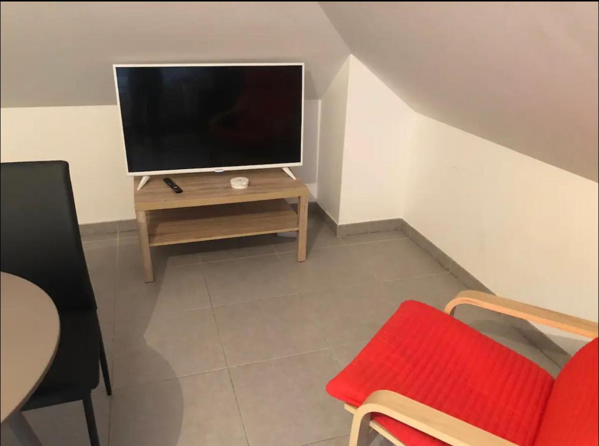 Studio A 300 M De La Gare De Mantes-La-Jolie Exteriér fotografie